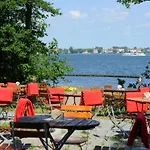 Mueggelseeperle ホテル