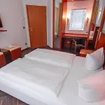 ホテル Mueggelseeperle *